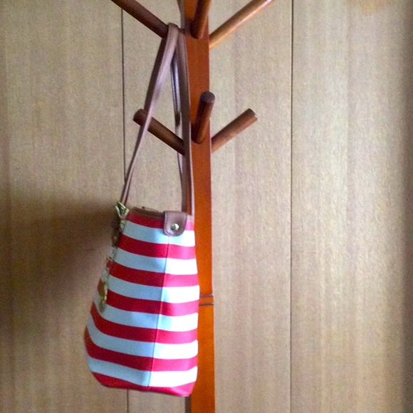 Red/White striped tote with tan faux leather trim - Picture 3 of 7